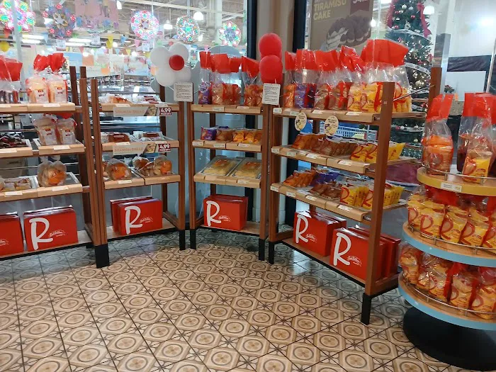 Red Ribbon Bakeshop Picture 6