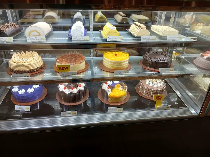 Red Ribbon Bakeshop Picture 8