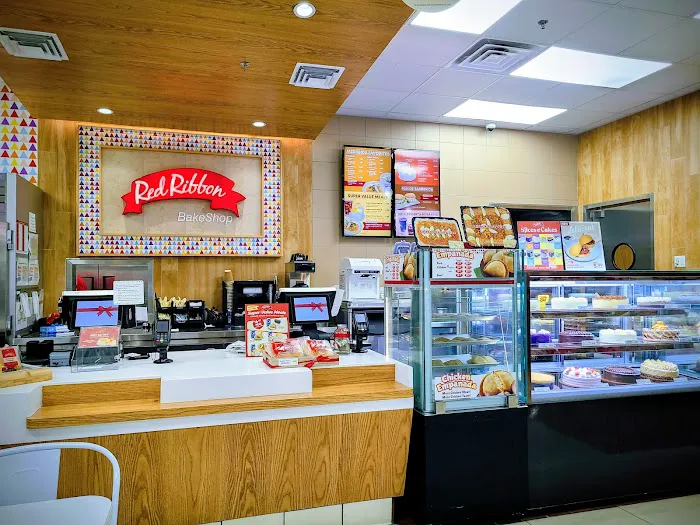 Red Ribbon Bakeshop Picture 5