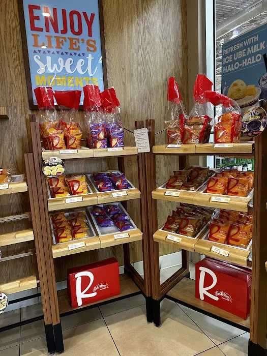 Red Ribbon Bakeshop Picture 2