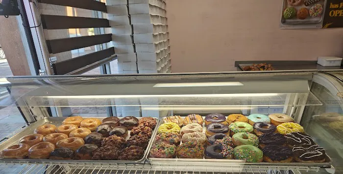 Dee's Donuts Picture 1