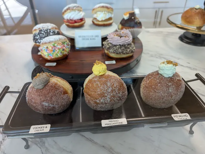 Blooming Buns Bakehouse Picture 6