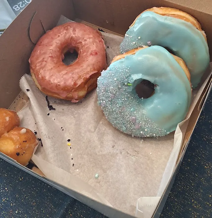 Dee's Donuts and Pastry Picture 10