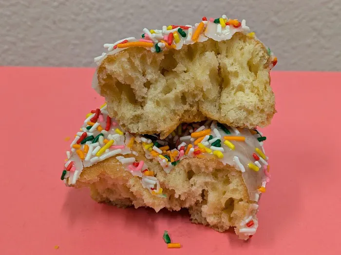 Friendly Donut House Picture 5