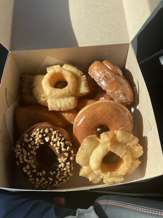 Rainbow's Donuts Picture 6