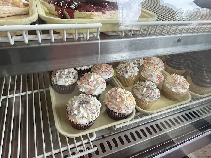 Becker's Donuts & Bakery Picture 3