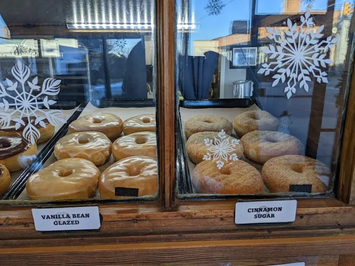 Bigmouth Donut Rocky River Picture 6