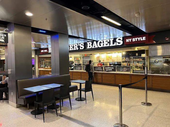 Bruegger's Bagels Picture 6