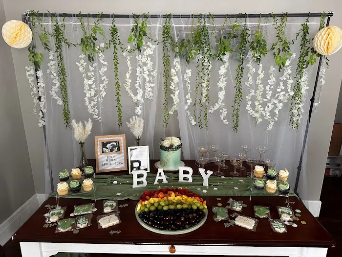 LaLa Custom Cake Picture 5
