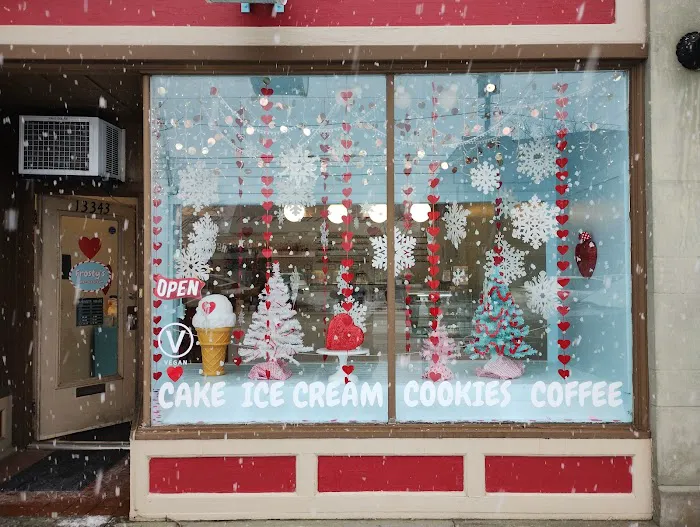 Frosty's cake + ice cream Picture 1