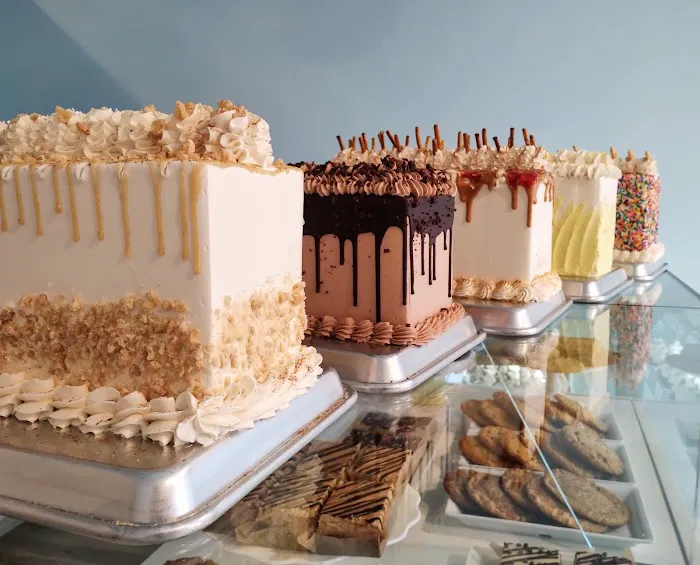 Frosty's cake + ice cream Picture 5