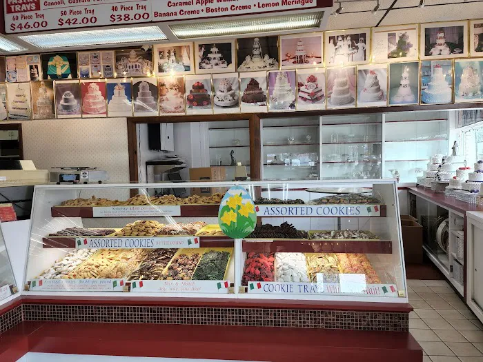 Colozza's Bakery Picture 10
