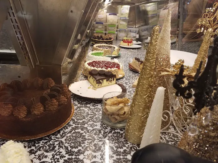 Cake Royale Picture 10