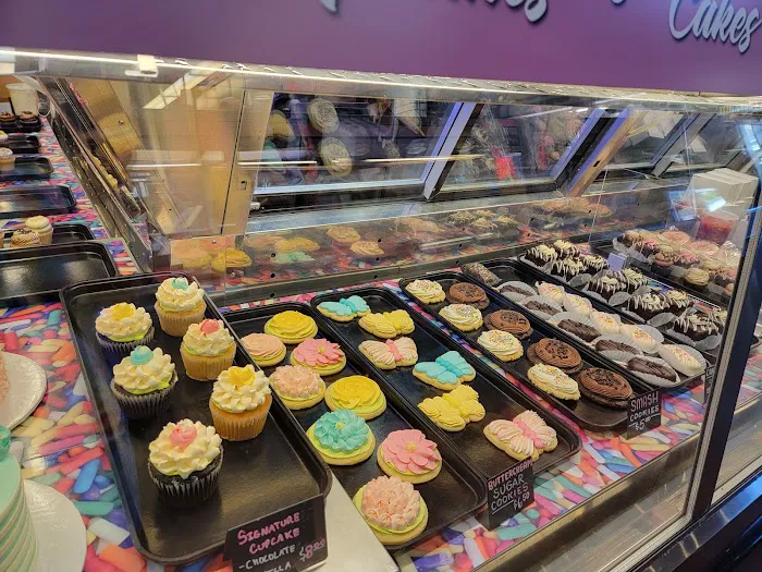 The White Flower Cake Shoppe Picture 7