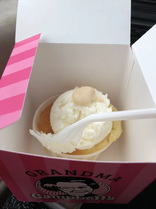 Grandma Campbell's Cupcakes Picture 1