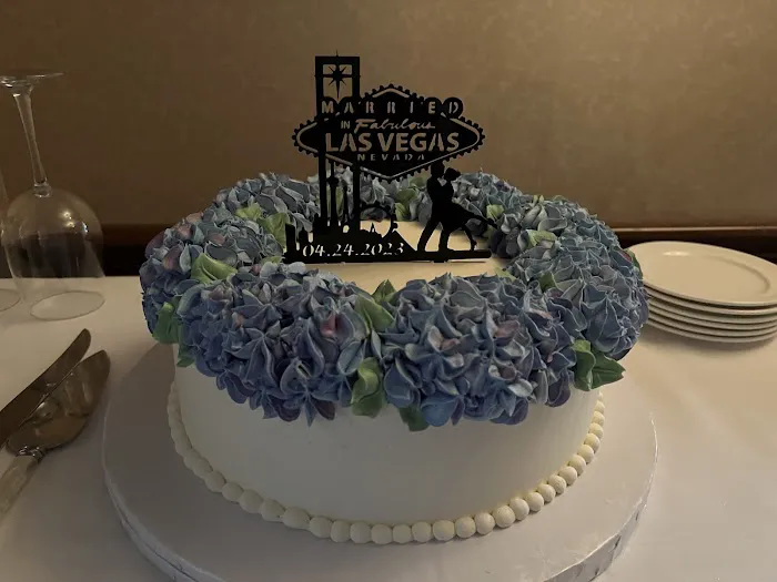 The White Flower Cake Shoppe Picture 7