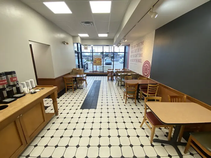 Bruegger's Bagels Picture 9