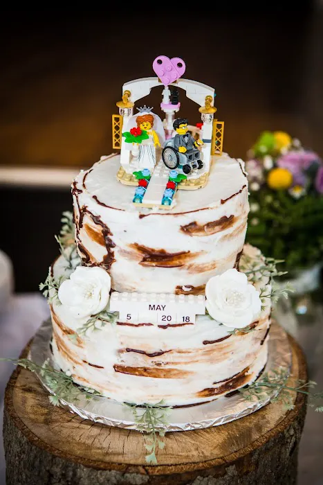 Cakes Candy & Flowers Picture 4