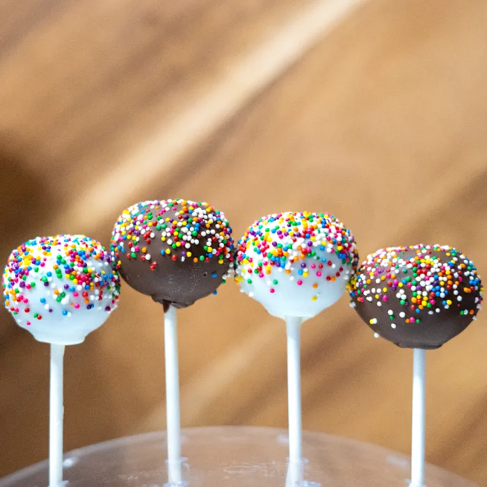 Ballzy Bites - Cake Pops & Event Rentals Picture 7