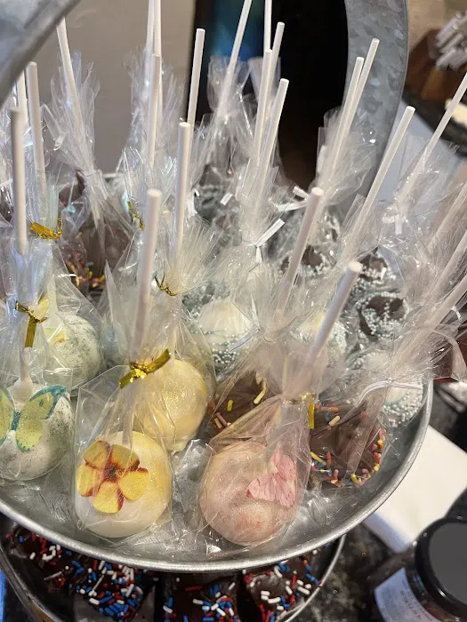 Ballzy Bites - Cake Pops & Event Rentals Picture 6