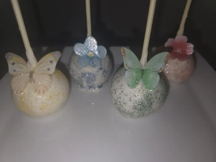 Ballzy Bites - Cake Pops & Event Rentals Picture 1