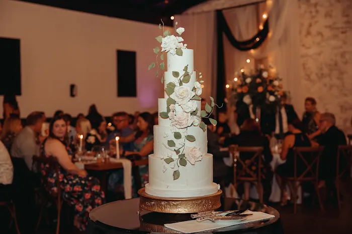 By Cenza Cake Studio Picture 7