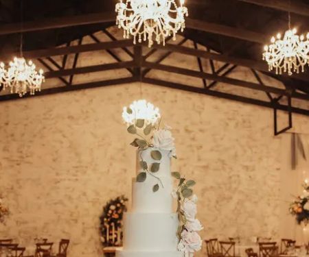 By Cenza Cake Studio