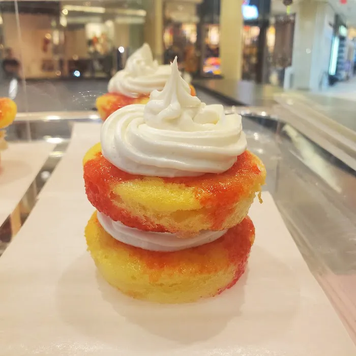 Sprinkle It Cupcake & Cookie Cafe Picture 4