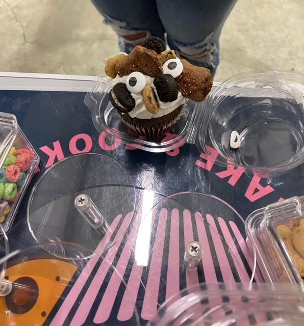 Sprinkle It Cupcake & Cookie Cafe Picture 3