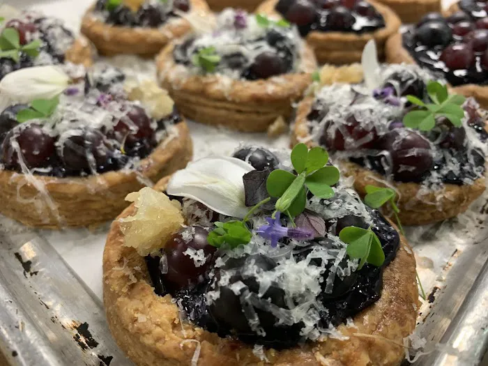 Li’l Boîte Pâtisserie Picture 1
