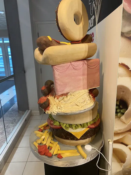 White Flower Cake Shoppe Picture 4