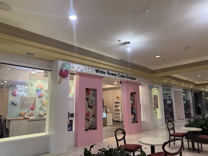 White Flower Cake Shoppe Picture 1