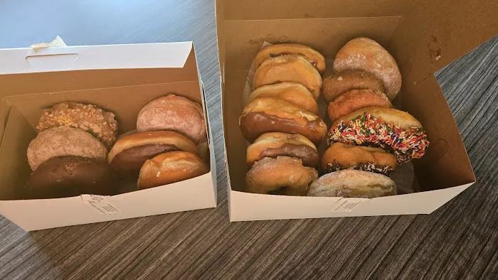 Hinckley Donut Shop Picture 1