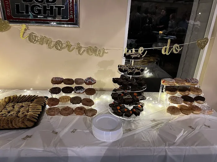 Hinckley Donut Shop Picture 7
