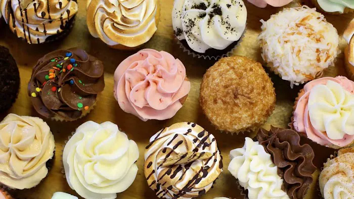 Ieasha's Cupcake Cafe Picture 6