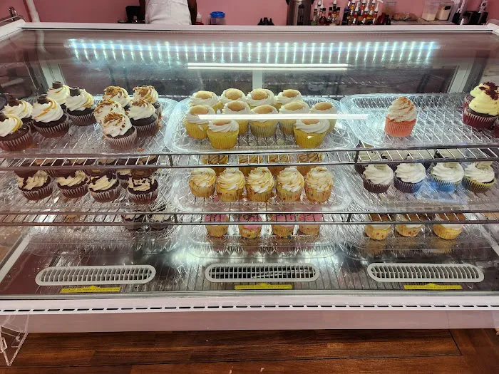 Ieasha's Cupcake Cafe Picture 5