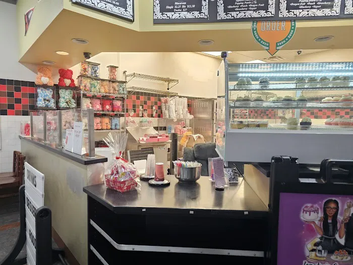 Ieasha's Cupcake Cafe Picture 7