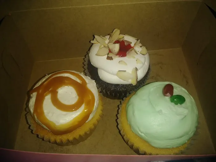 Pandora's Cupcakes and Gourmet Popcorn Picture 2