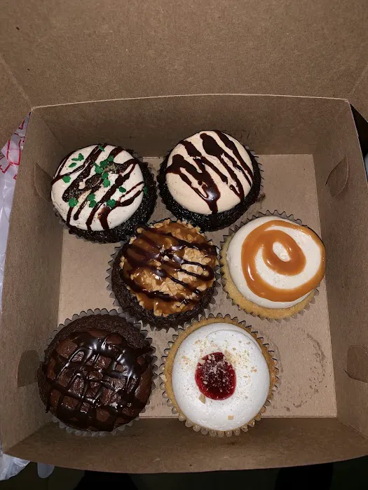 Pandora's Cupcakes and Gourmet Popcorn Picture 1