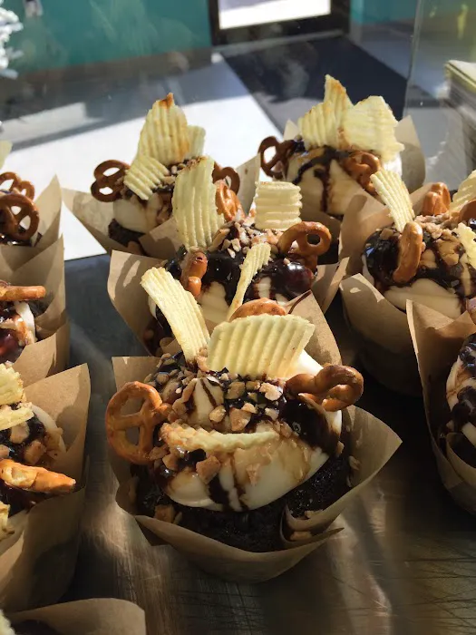 Cupcake Binge Picture 5