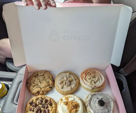 Crumbl - Solon