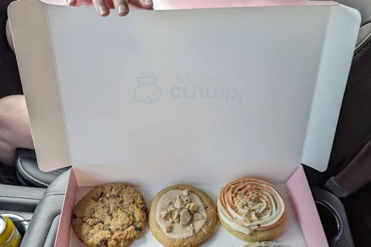 Crumbl - Solon