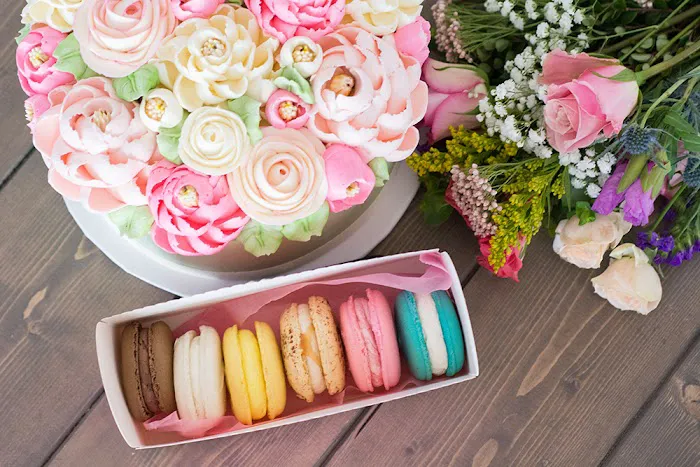 White Flower Cake Shoppe Picture 4