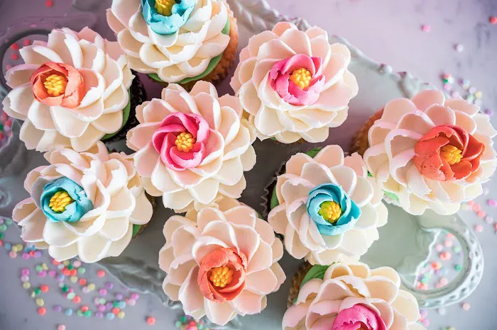 White Flower Cake Shoppe Picture 6