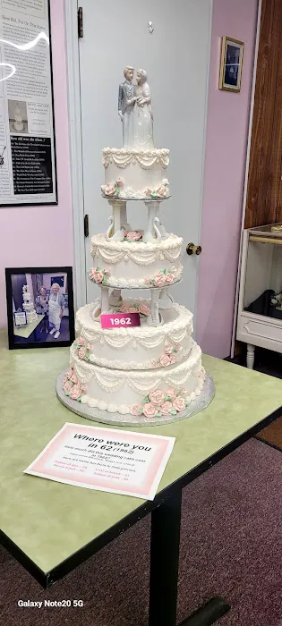 Reeves Cake Shop Picture 1