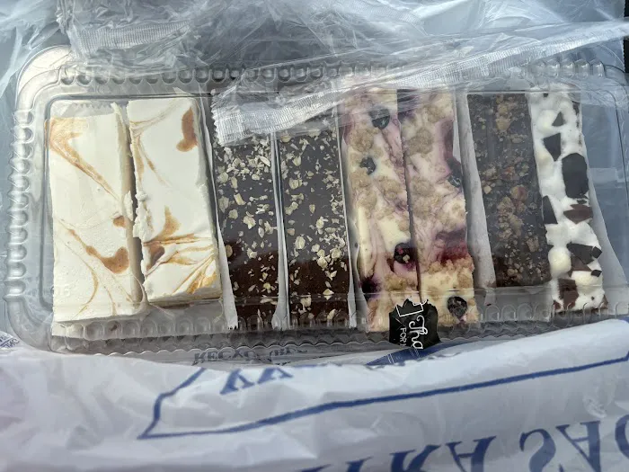 DS Cakes and Sweet Cafe Picture 3