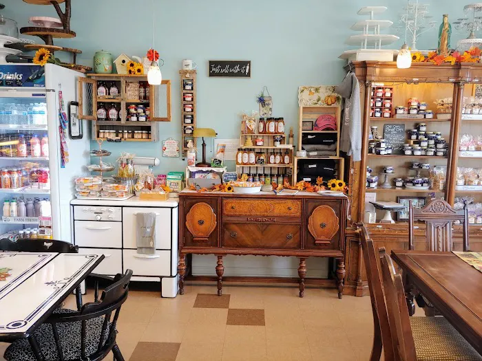DS Cakes and Sweet Cafe Picture 4