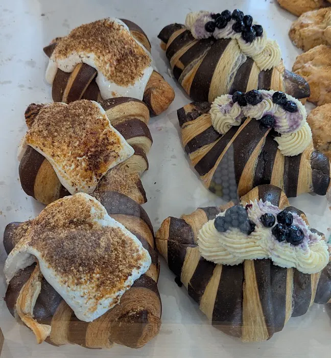 Victoria's Bakery Picture 6