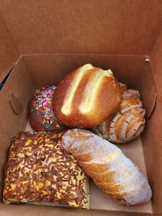 De Leon Bakery Llc Picture 7