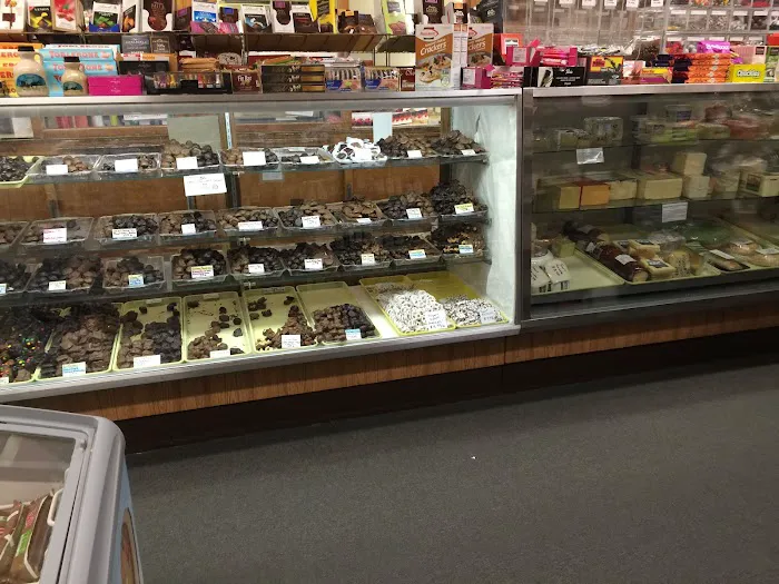 Gibson's Food Mart & Bakery Picture 9